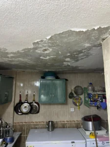 تسريب المياه من السقف